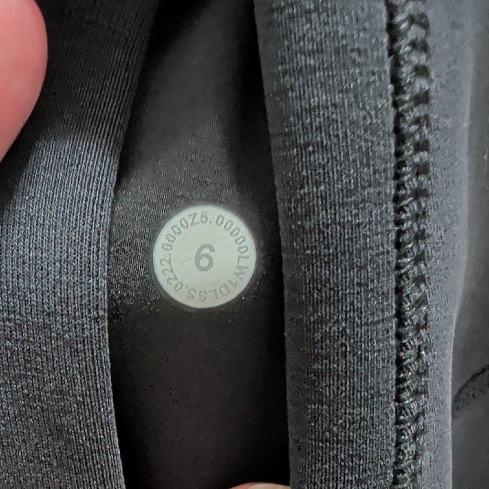 Lululemon Softstreme Back In Action Dress Black EUC - Picture 7 of 7